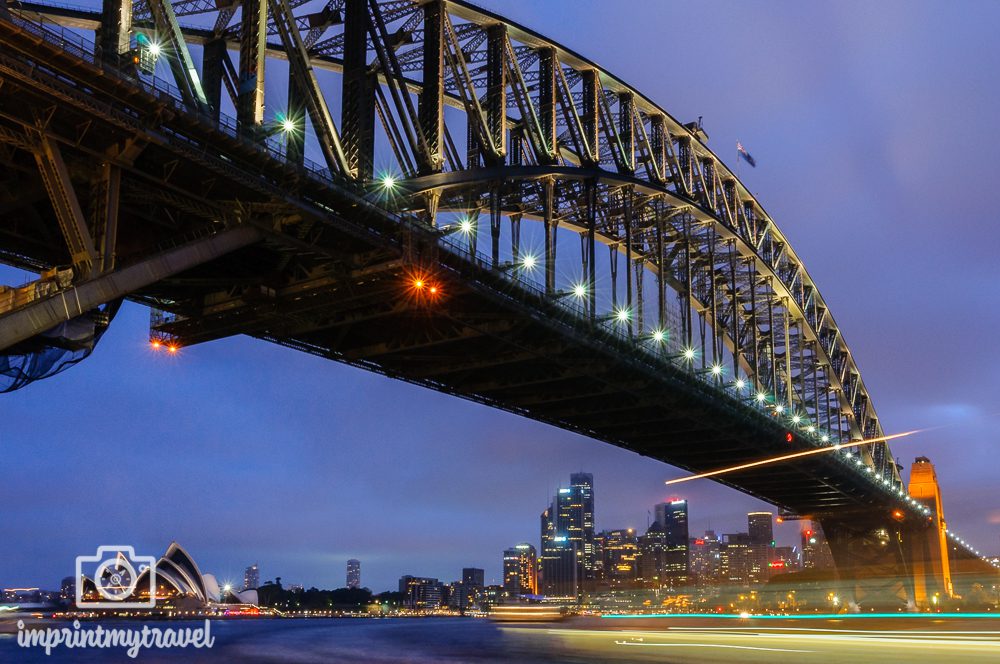 Highlights in Sydney: Harbour Bridge in der blauen Stunde