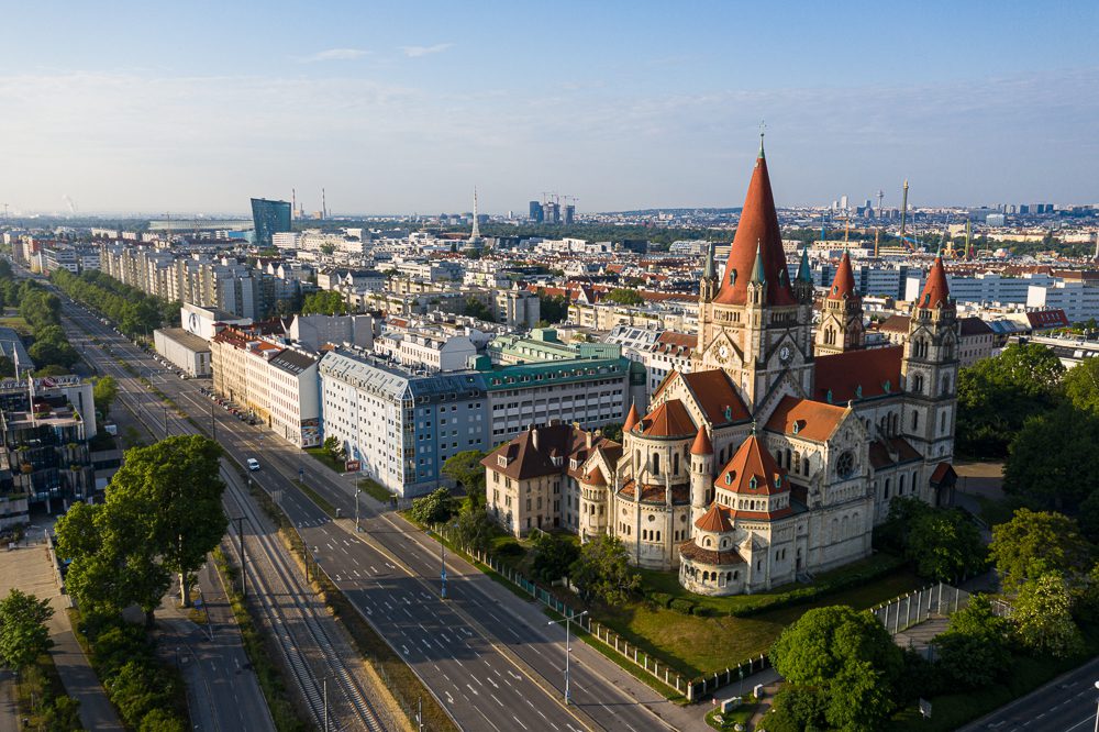 Luftbild Franz von Assisi Kirche Wien