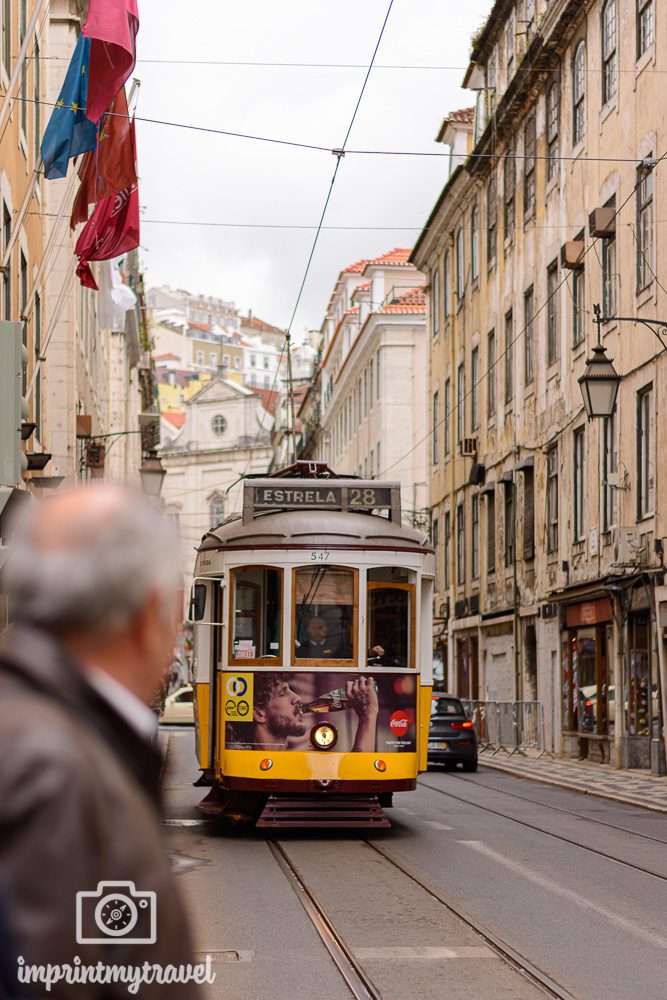 Lissabon Sehenswürdigkeit Straßenbahn 28