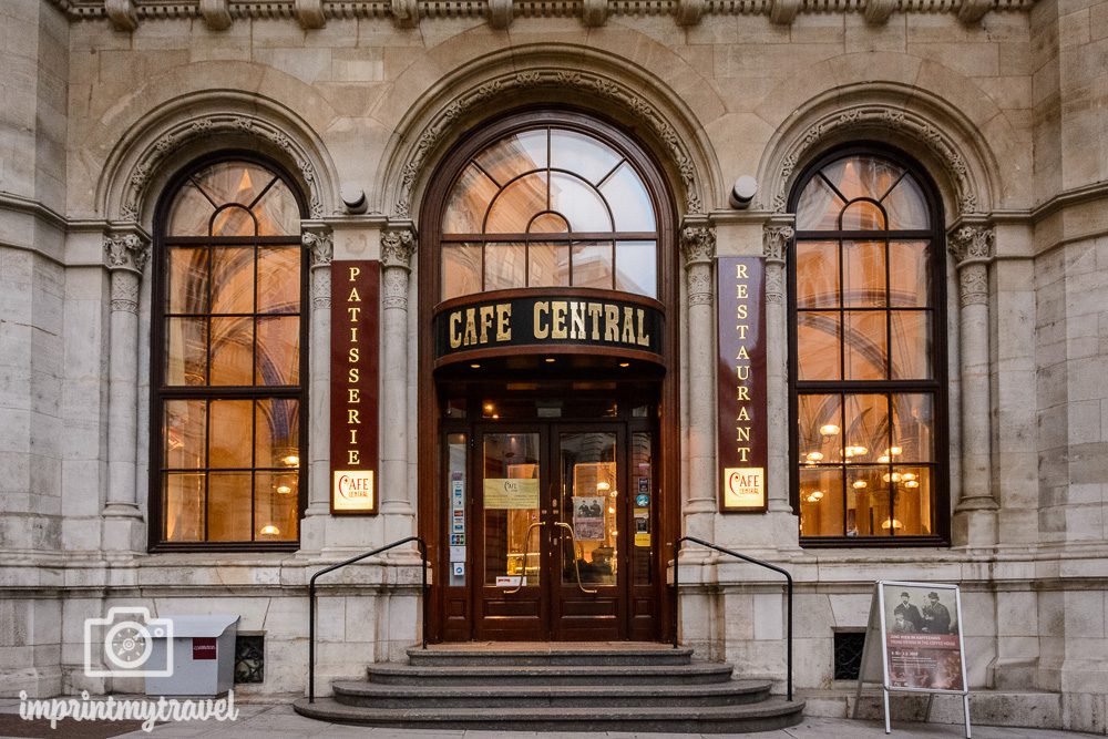 traditionelle kaffeehäuser in wien cafe central