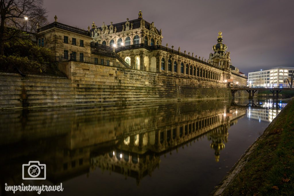 Zwinger Dresden bei Nacht