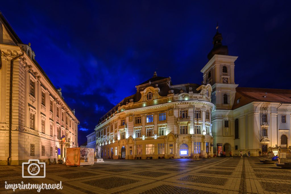 Sibiu Sehenswürdigkeiten Großer Ring in der blauen Stunde