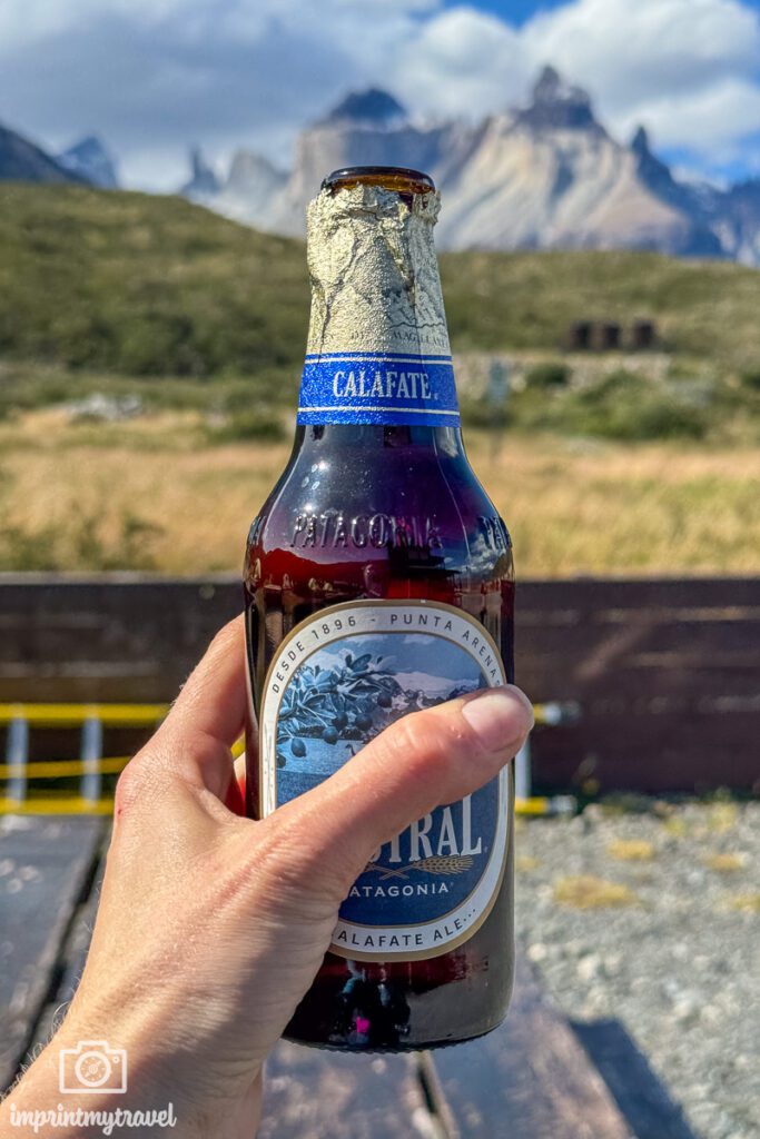 Bier mit Blick auf die Berge